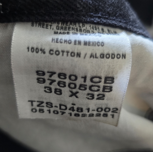 Men's Black Wrangler Jeans - Picture 3 of 6